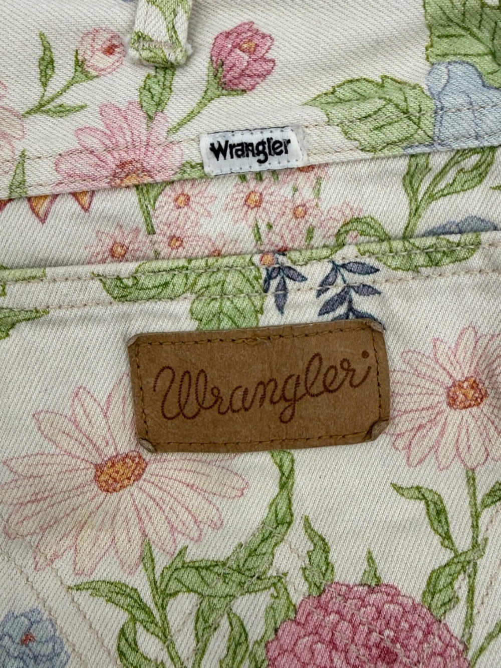 Wrangler High Waisted Floral Denim Shorts Cutoff Cowgirl Boho Festival Women 28 - Picture 5 of 8